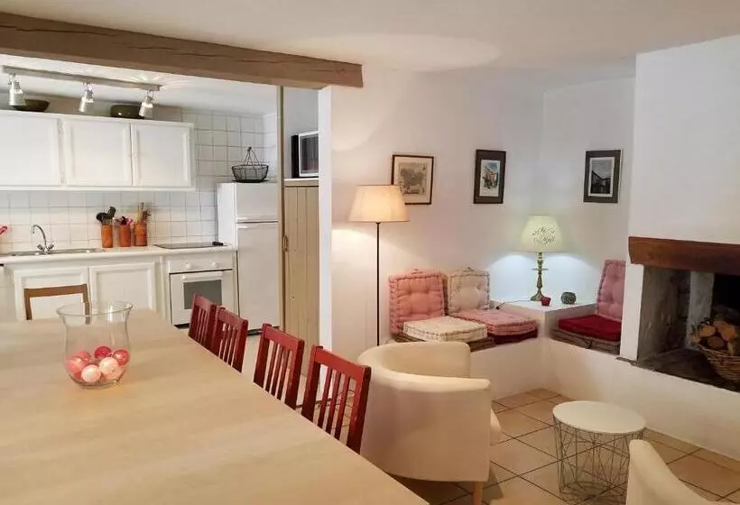 Majatalo Château La Villatade