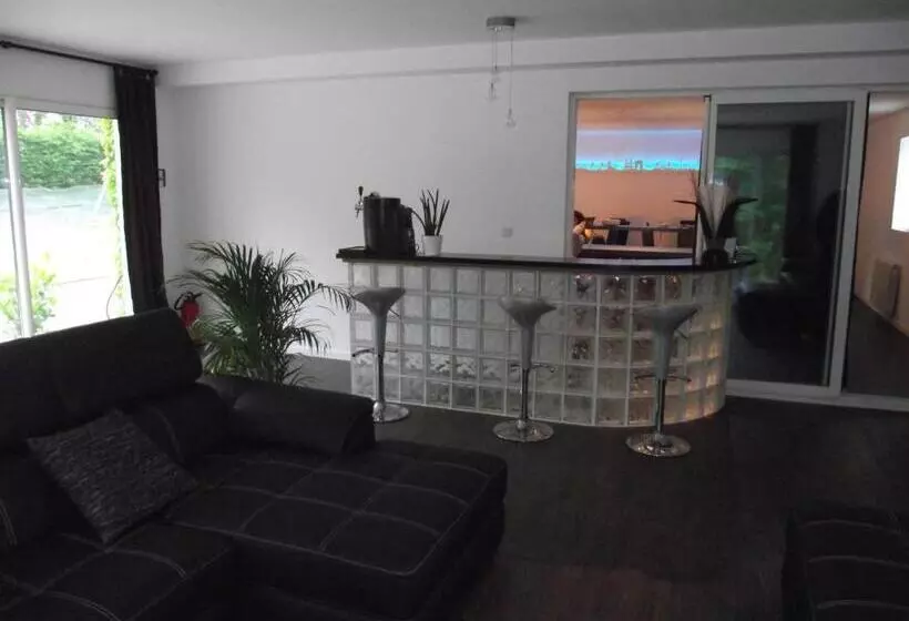 Majatalo Croissant De Lune