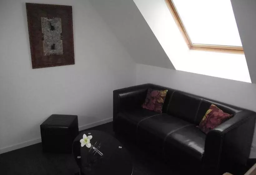 Majatalo Croissant De Lune