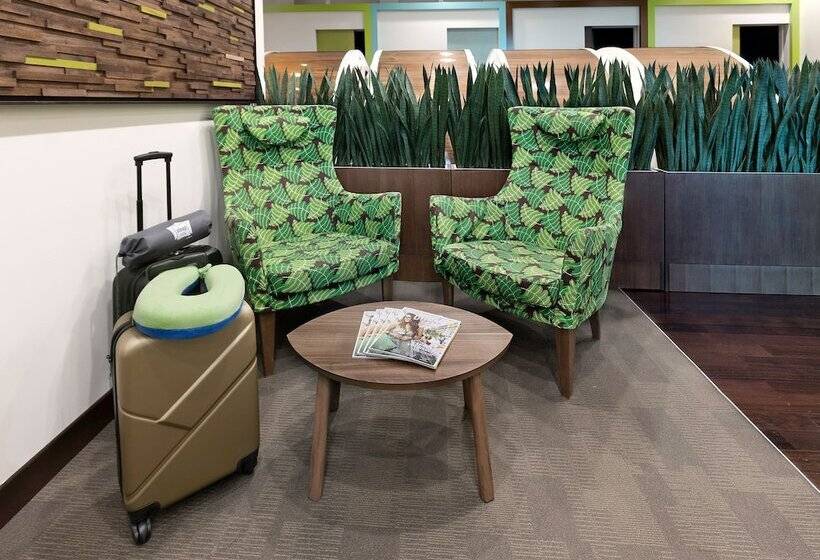 Отель Sleep N Fly Sleep Lounge, A Gates Terminal 3 Transit Only
