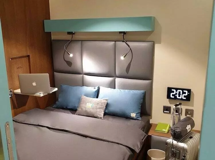 هتل Sleep  N Fly Sleep Lounge, A Gates Terminal 3   Transit Only