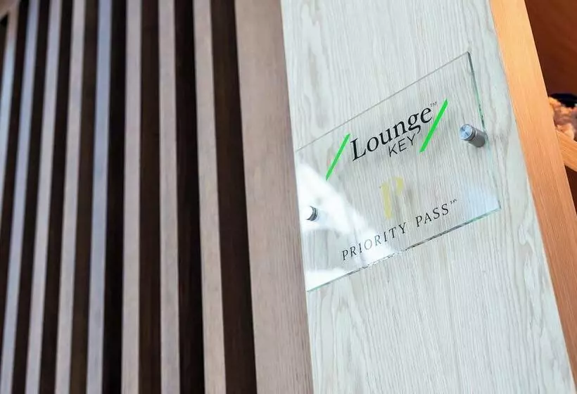 هتل Sleep  N Fly Sleep Lounge, A Gates Terminal 3   Transit Only