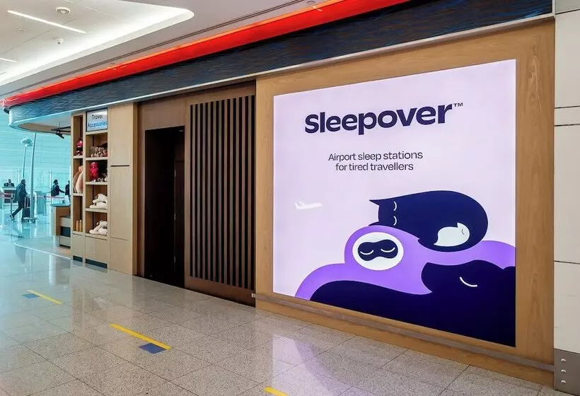 هتل Sleep  N Fly Sleep Lounge, A Gates Terminal 3   Transit Only