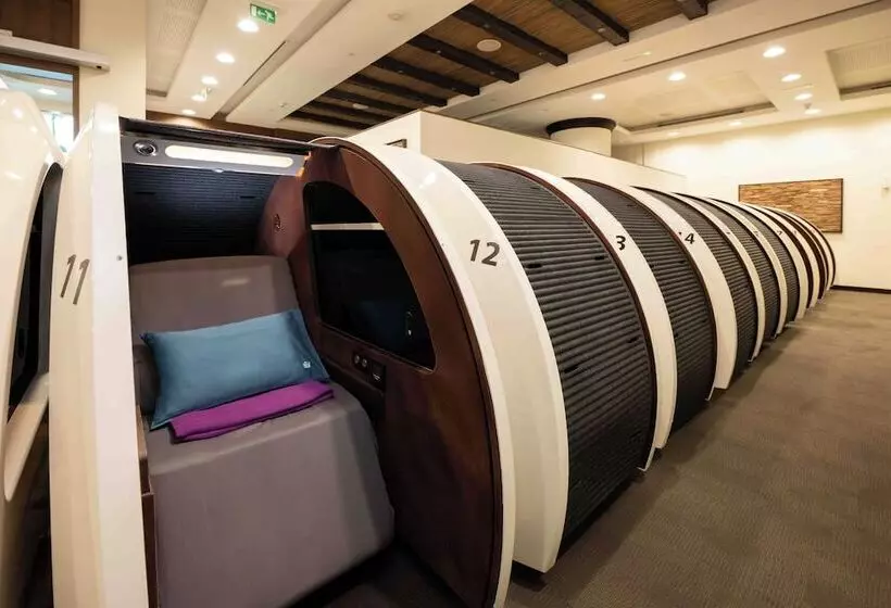 هتل Sleep  N Fly Sleep Lounge, A Gates Terminal 3   Transit Only