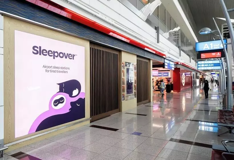 هتل Sleep  N Fly Sleep Lounge, A Gates Terminal 3   Transit Only