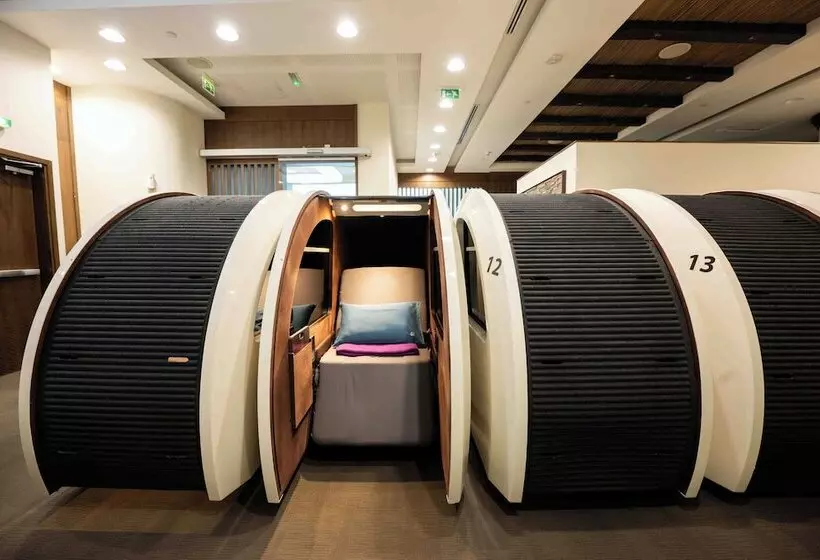 هتل Sleep  N Fly Sleep Lounge, A Gates Terminal 3   Transit Only