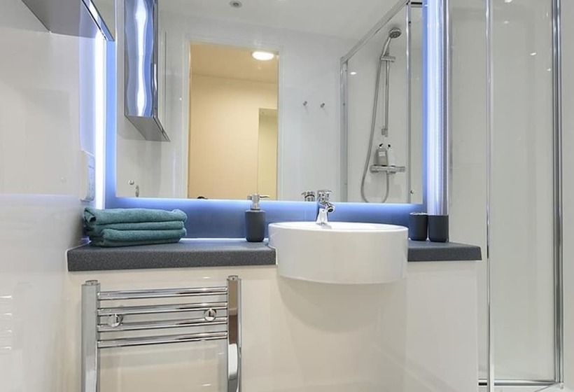 Pensiune Dobbie S Point Campus Accommodation