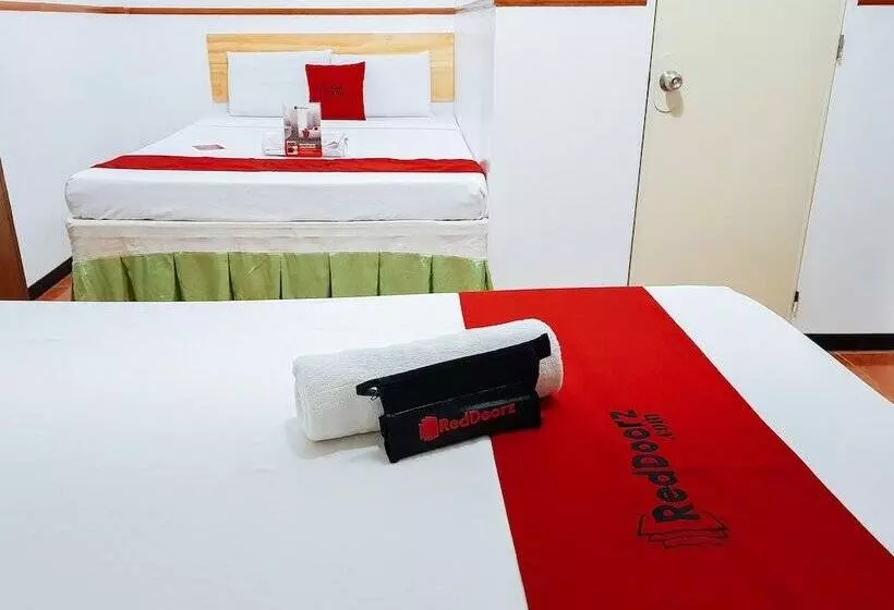 ペンション Reddoorz @ Humayhumay Road Lapulapu