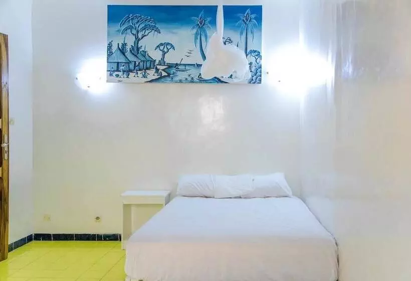 پانسیون Saly International House