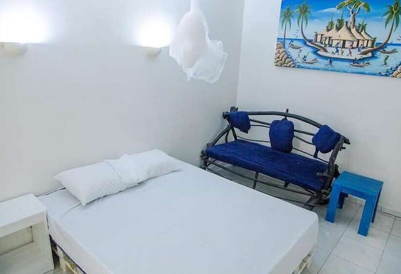 پانسیون Saly International House