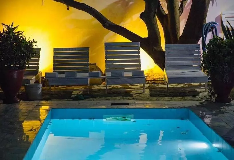 پانسیون Saly International House