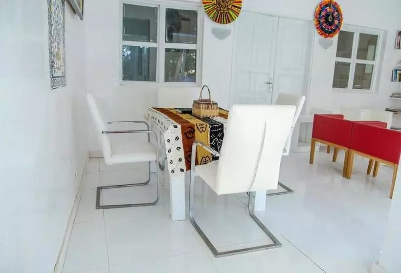 پانسیون Saly International House