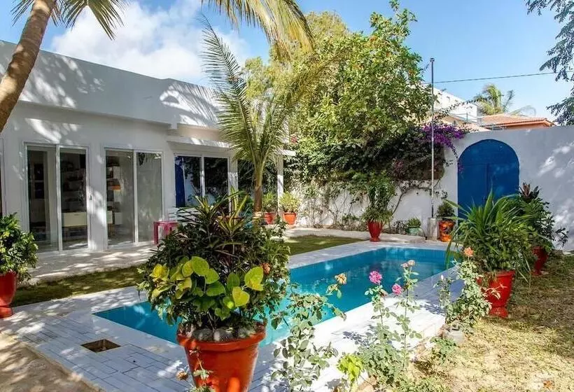 پانسیون Saly International House