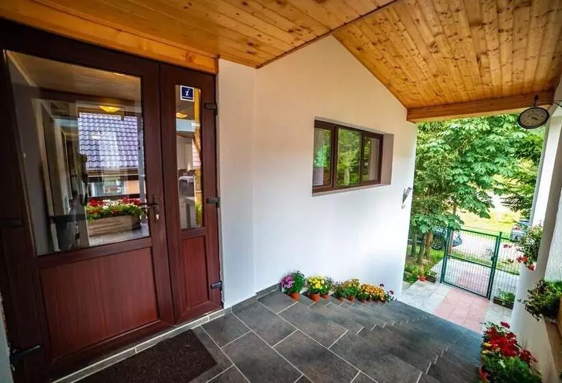 Pensiunea Poiana Cristian