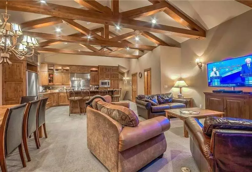 Soaring Eagle Chalet