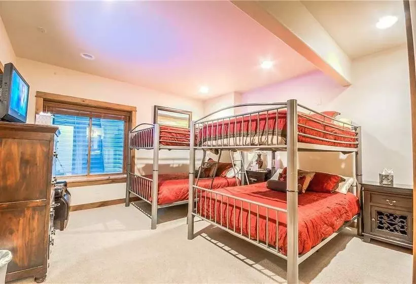 Soaring Eagle Chalet