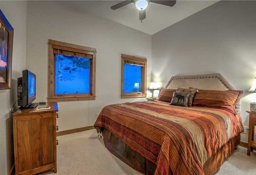 Soaring Eagle Chalet