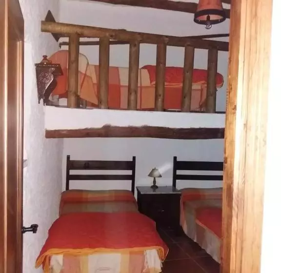 Spacious Comfortable House In Quesada With Balcony