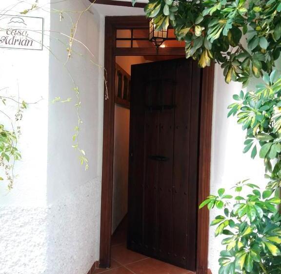 Spacious Comfortable House In Quesada With Balcony