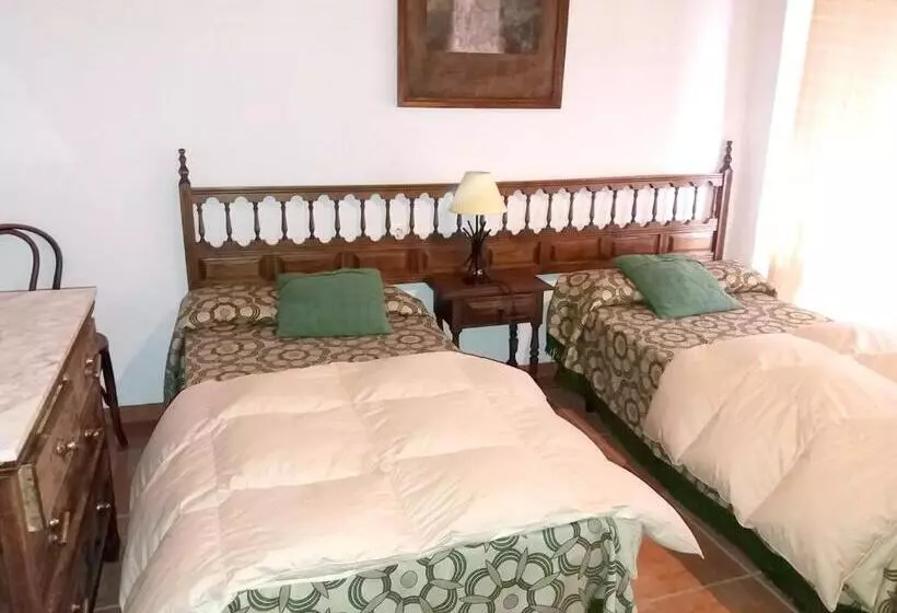 Spacious Comfortable House In Quesada With Balcony