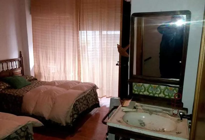 Spacious Comfortable House In Quesada With Balcony