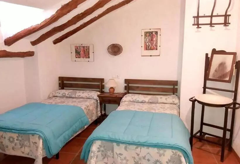 Spacious Comfortable House In Quesada With Balcony