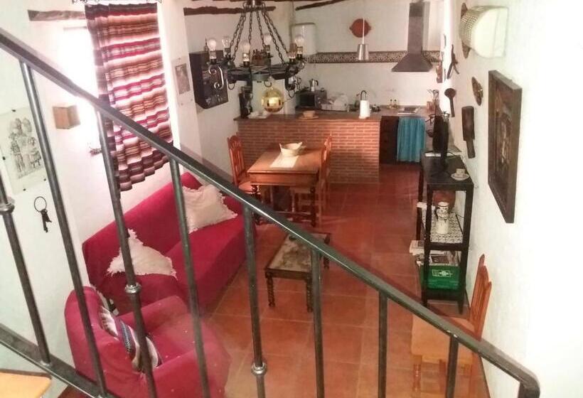 Spacious Comfortable House In Quesada With Balcony