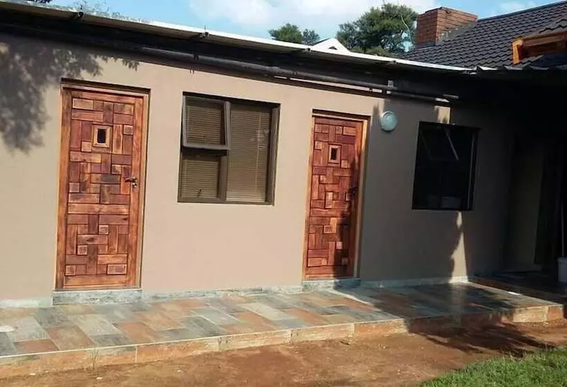 ベッドアンドブレックファースト Lauren Palace Guest House