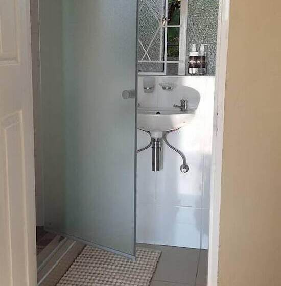 Bed and Breakfast Lauren Palace Guest House