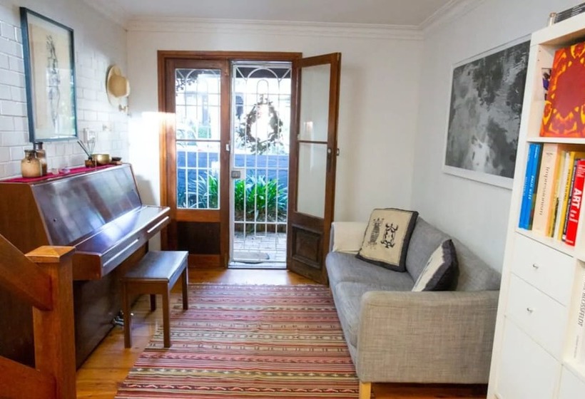 Charming Cottage With Leafy Courtyard