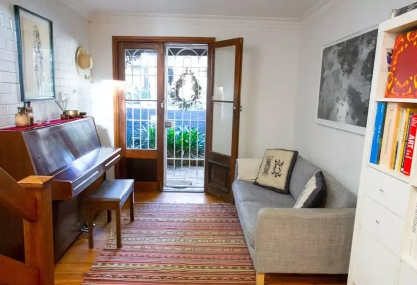 Charming Cottage With Leafy Courtyard