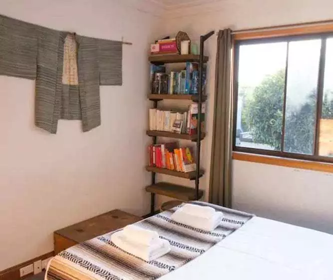 Charming Cottage With Leafy Courtyard