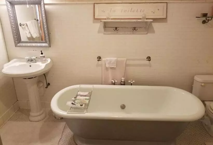 Historic Victorian Inn
