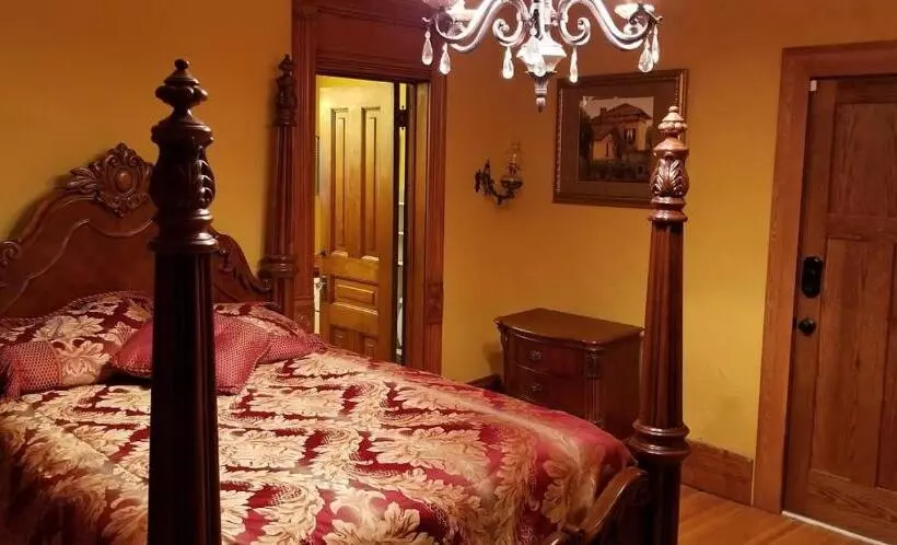 Historic Victorian Inn
