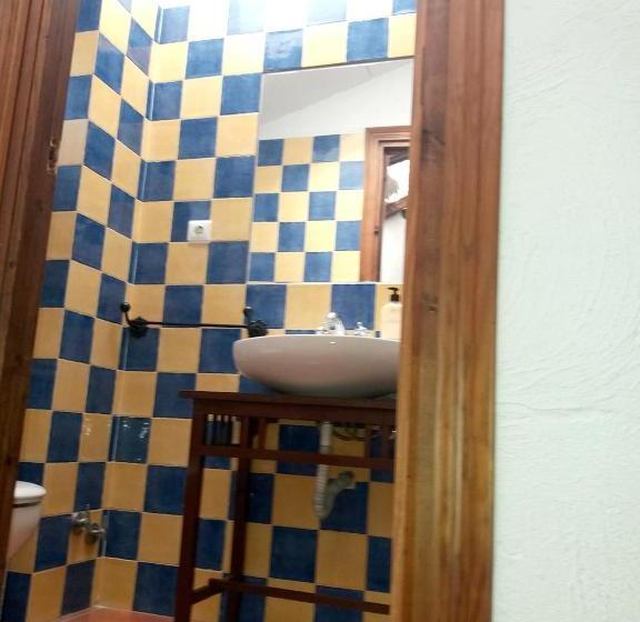 Spacious Comfortable House In Quesada With Balcony