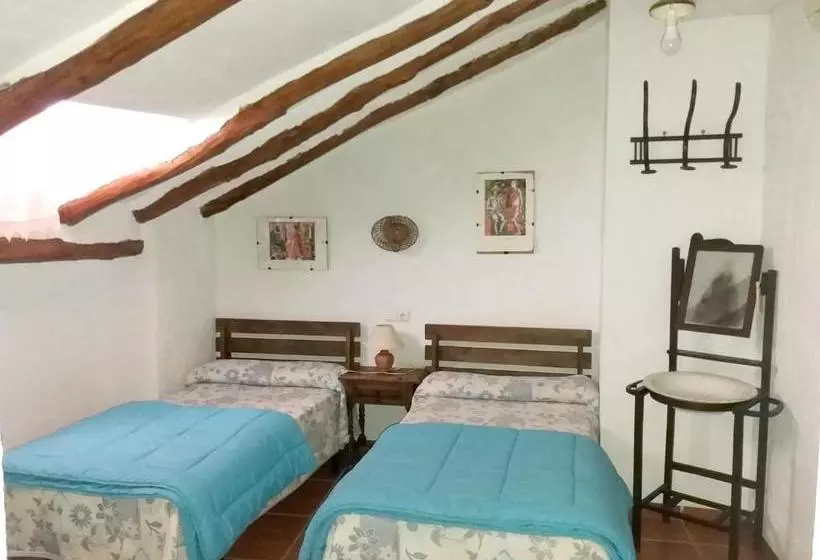 Spacious Comfortable House In Quesada With Balcony