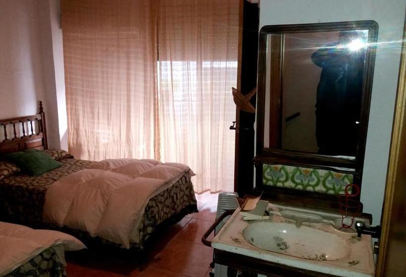 Spacious Comfortable House In Quesada With Balcony