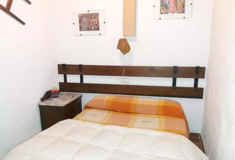 Spacious Comfortable House In Quesada With Balcony