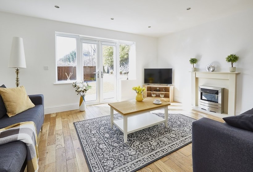 Royal Calderdale Lodge