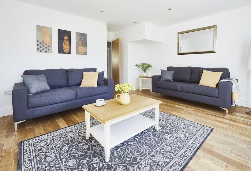 Royal Calderdale Lodge