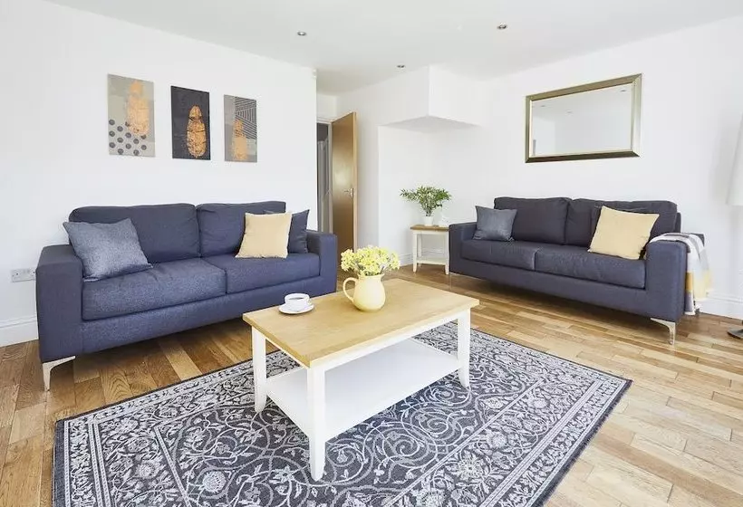 Royal Calderdale Lodge