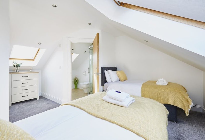 Royal Calderdale Lodge