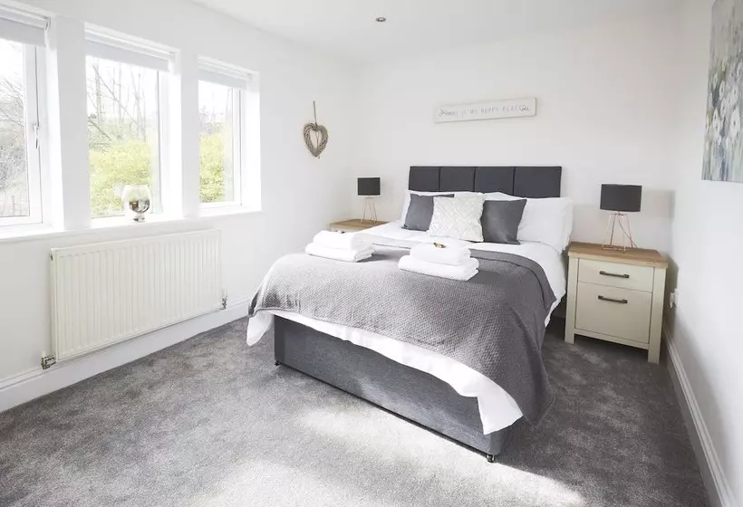 Royal Calderdale Lodge