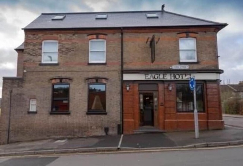 Eagle Hotel Luton Airport