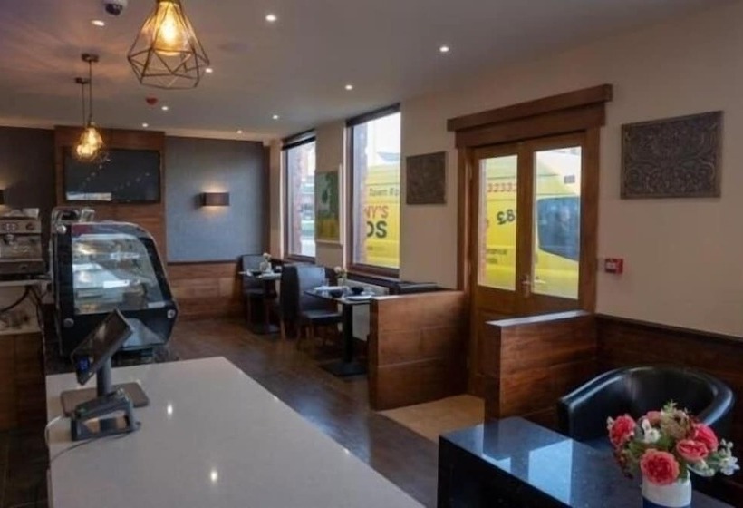 Eagle Hotel Luton Airport