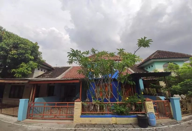 هتل Spot On 2789 Omah Jenitra Syariah