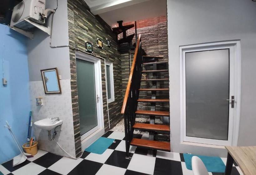 酒店 Spot On 2789 Omah Jenitra Syariah