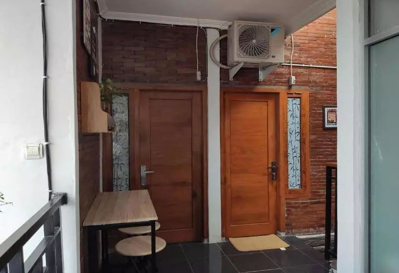 هتل Spot On 2789 Omah Jenitra Syariah