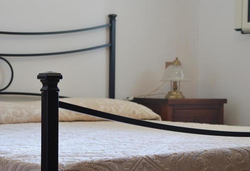 Пансион Schifoni House