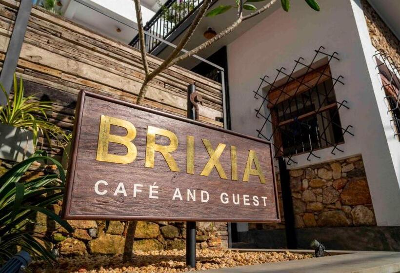 مبيت وإفطار Brixia Cafe & Guest